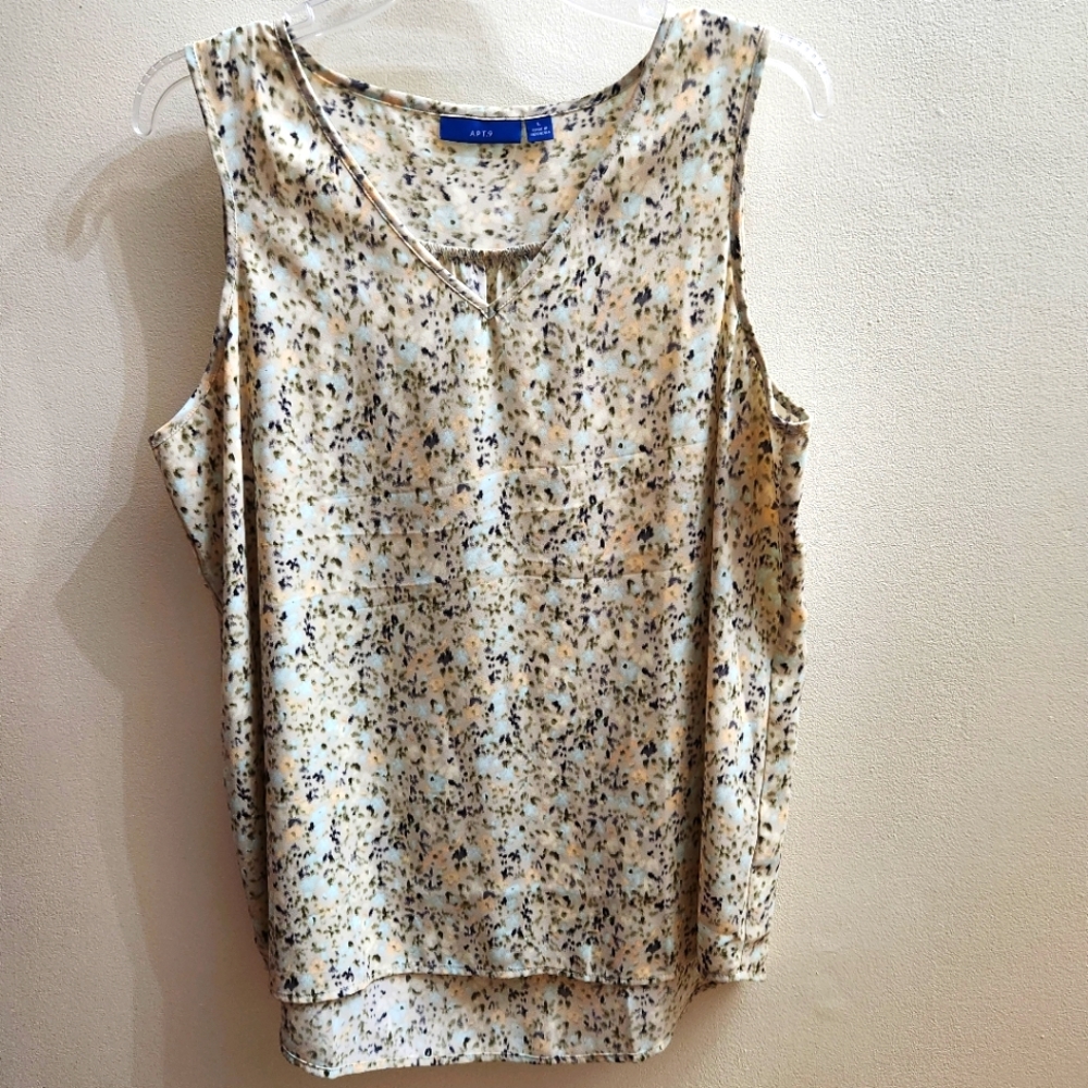 Apt. 9 Sleeveless V Neck Blouse Shell Camo Large
